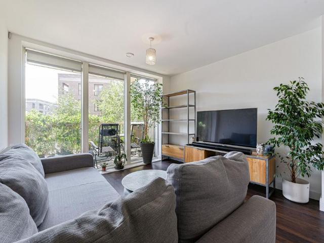 Apartment for rent in London Borough of Lewisham, Ladywell