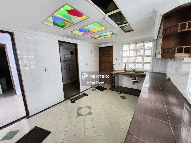 Shop for sale in Johor