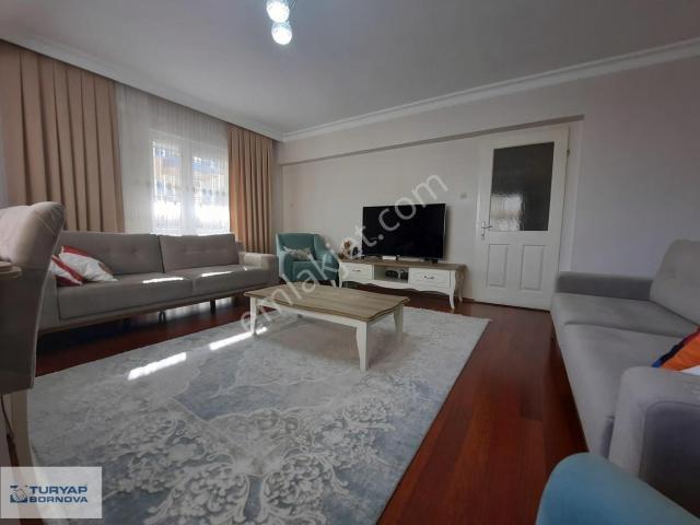 Bayrakli, İzmir içerisinde satılık mülk