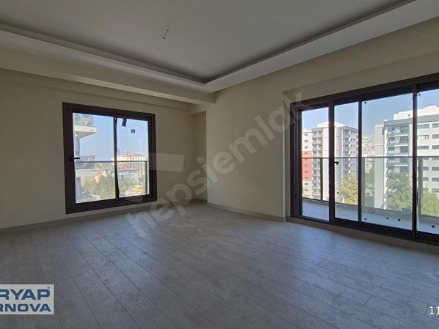 Bayrakli, İzmir içerisinde satılık mülk