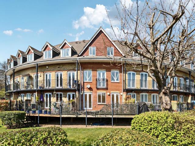 House for rent in Runnymede, Surrey
