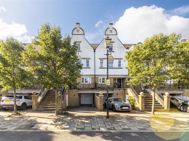 Apartment for rent in Hampton Hill, Greater London