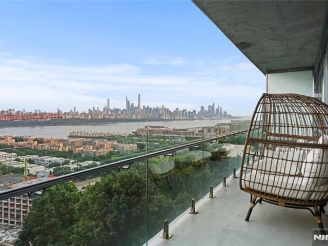 Condo for sale in Cliffside Park, New Jersey