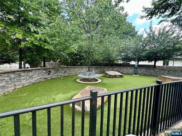 Condo for sale in Cliffside Park, New Jersey