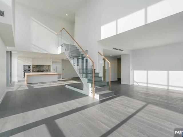 Condo for sale in Cliffside Park, New Jersey