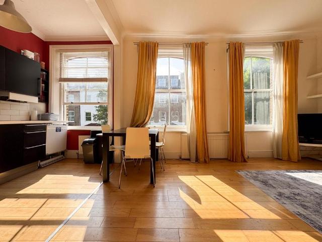 Apartment for rent in Brownswood Park, Stoke Newington