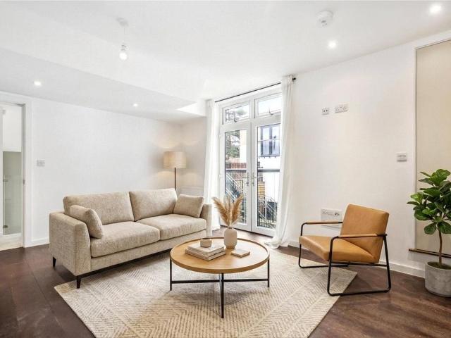 Apartment for rent in Brownswood Park, Stoke Newington