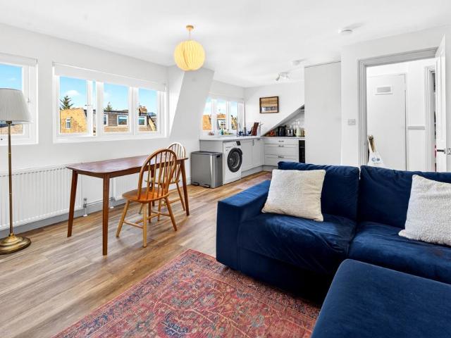 Apartment for rent in Brownswood Park, Greater London