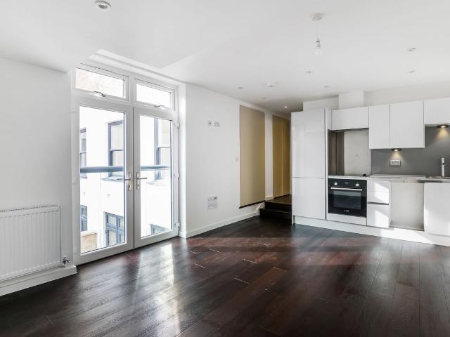 Apartment for rent in Brownswood Park, Stoke Newington