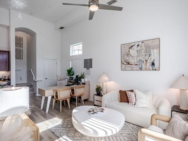Townhouse for rent in Roseville