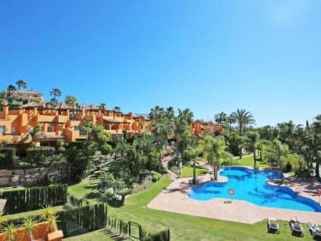 Villa en alquiler en Benahavís, El Paraíso Alto
