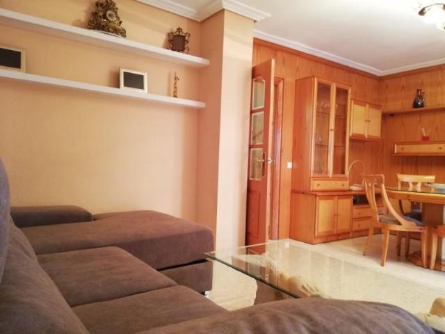Villa en alquiler en Dos Hermanas, Barriada La Victoria