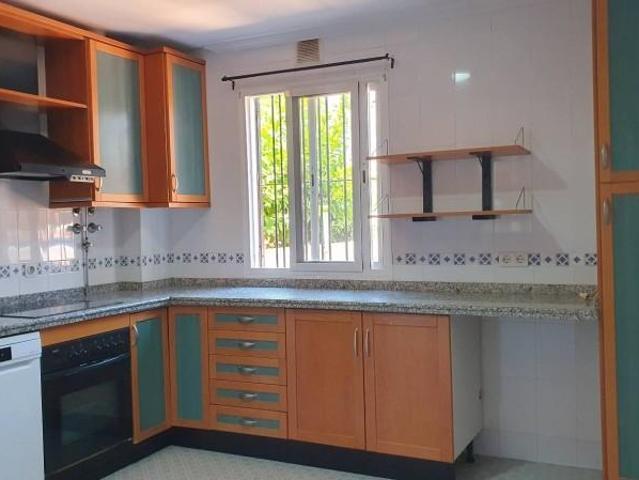 Villa en alquiler en Mairena Del Aljarafe, Ateneo