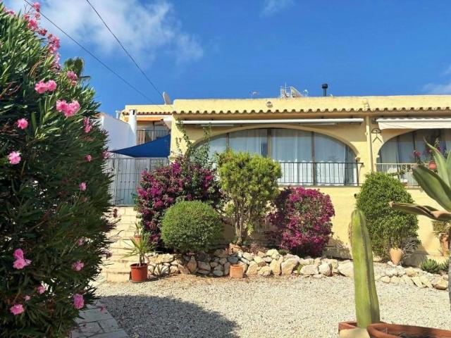 Villa en alquiler en Teulada, La Arnella