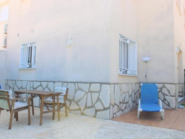 Villa en alquiler en Oliva