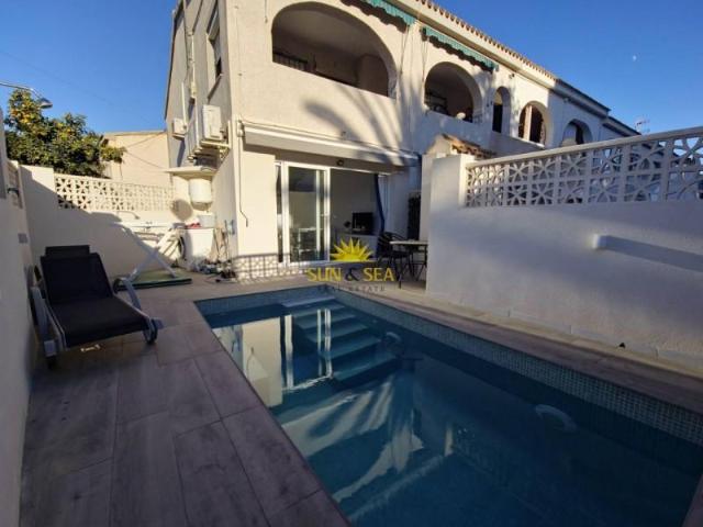 Chalet en alquiler en Urbanización Calas de Campoamor, Orihuela