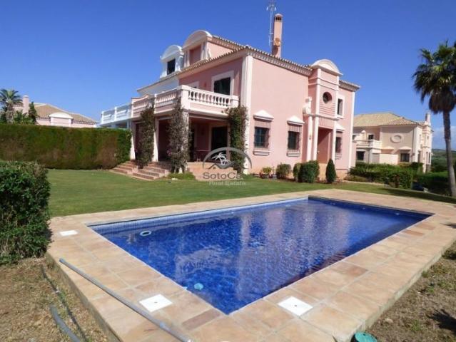 Villa en alquiler en San Roque