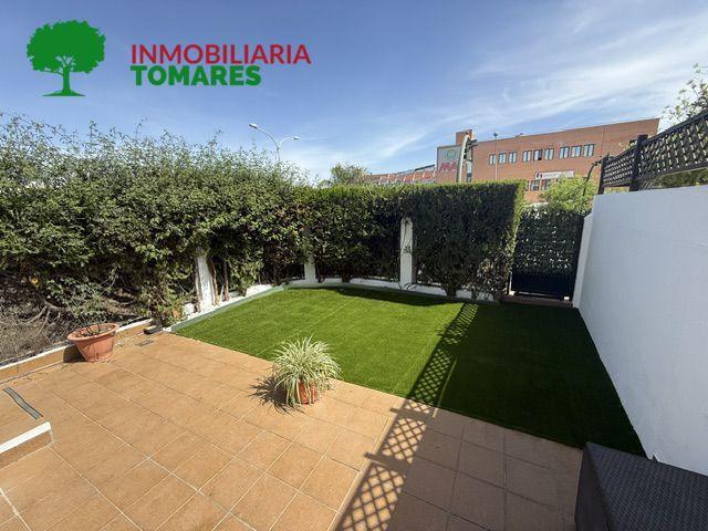 Chalet en alquiler en Tomares, Andalucía