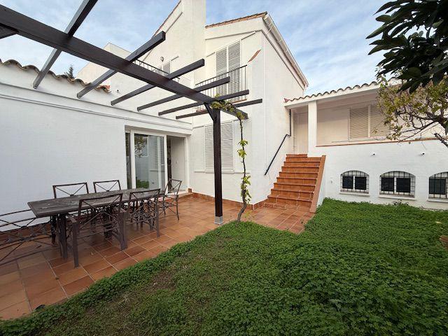Chalet en alquiler en Tomares, Sevilla