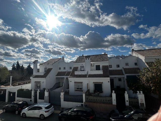 Villa en alquiler en Tomares