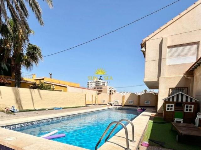 Chalet en alquiler en Cabo Cervera-Playa la Mata, el Baix Segura / La Vega Baja