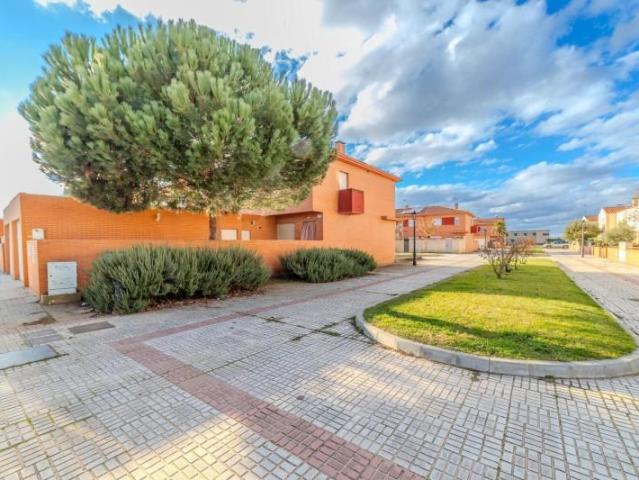 Chalet en alquiler en Villaralbo, Castilla y León