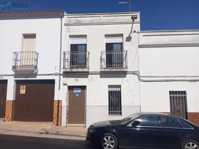 Villa en venta en Azuaga