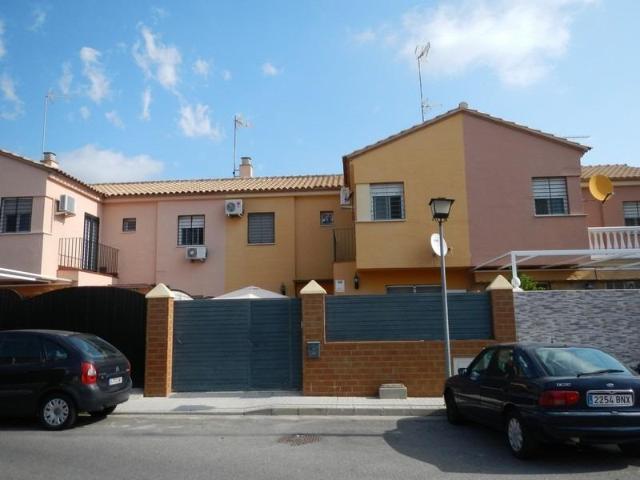 Villa en venta en Benacazón