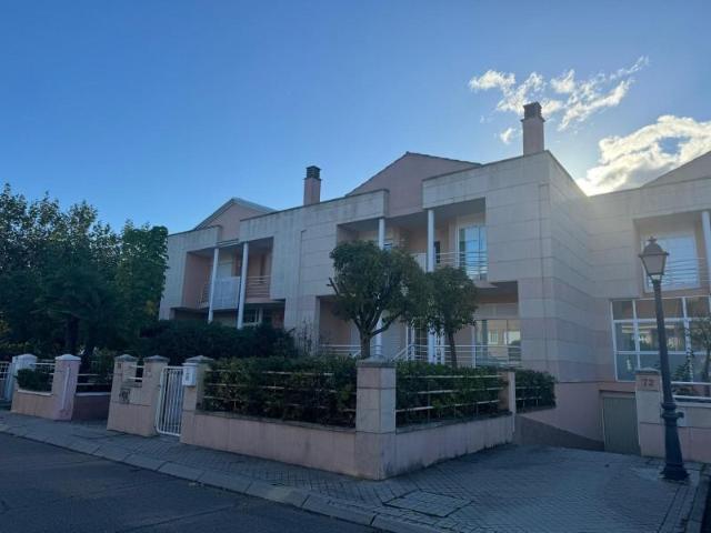 Villa en venta en Simancas, Urbanización El Pichón