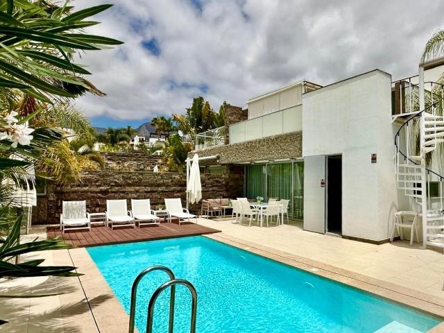 Casa en venta en Los Olivos, Adeje