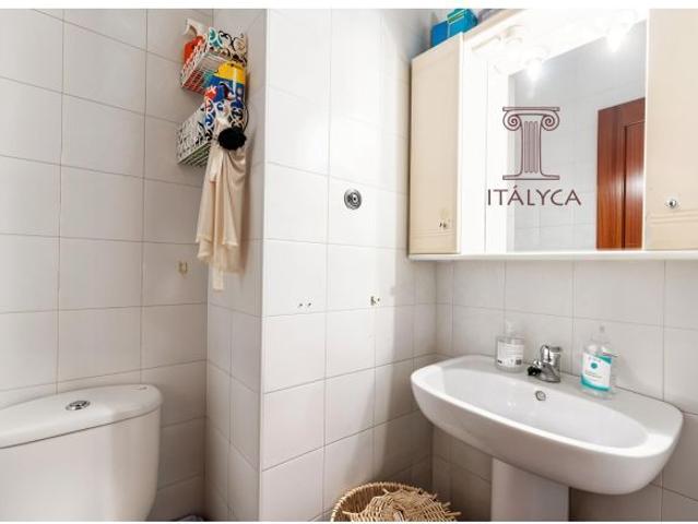 Casa en venta en Peralta, Tomares