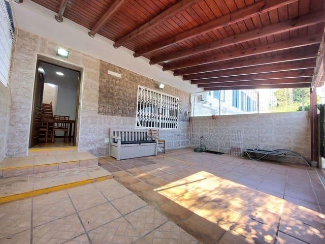 Villa en venta en A Lama