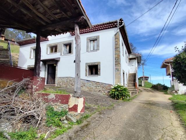 Chalet en venta en Cudillero, Asturias