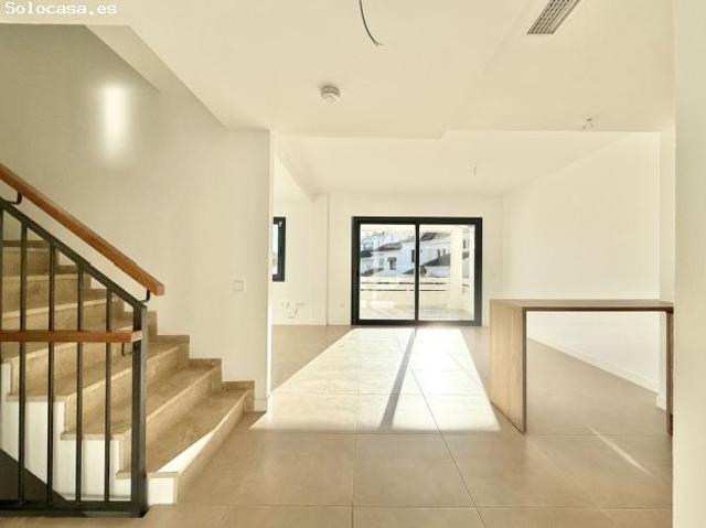 Casa en venta en Barriada Islas Canarias, Costa del Sol Occidental