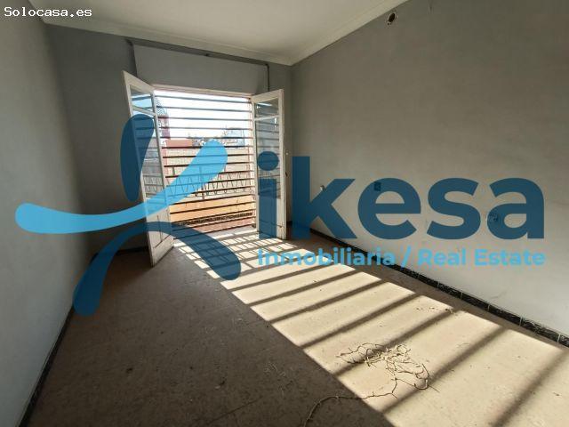 Casa en venta en La Algaba, Andalucía