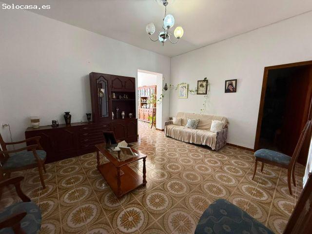 Casa en venta en Benacazón, Andalucía