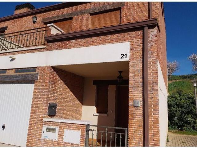 Casa en venta en Mucientes, Castilla y León