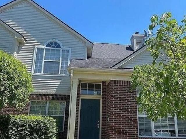Condo for sale in Commerce Township