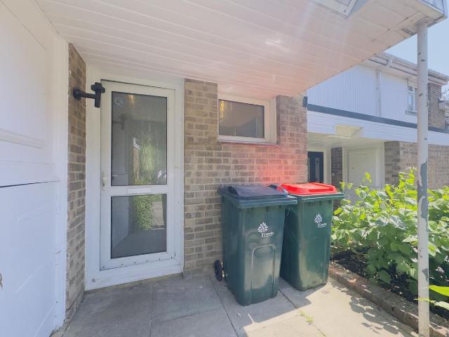 House for rent in Broadfield, Glynde