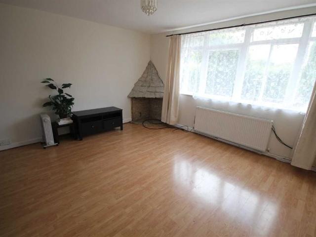 Apartment for rent in Lane, Greater London