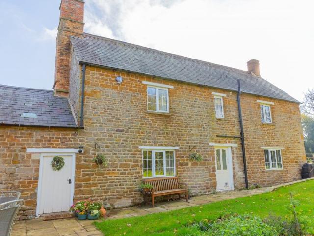 House for rent in Adstone, Northamptonshire