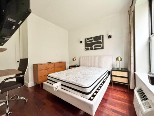Room for rent in Arverne, New York