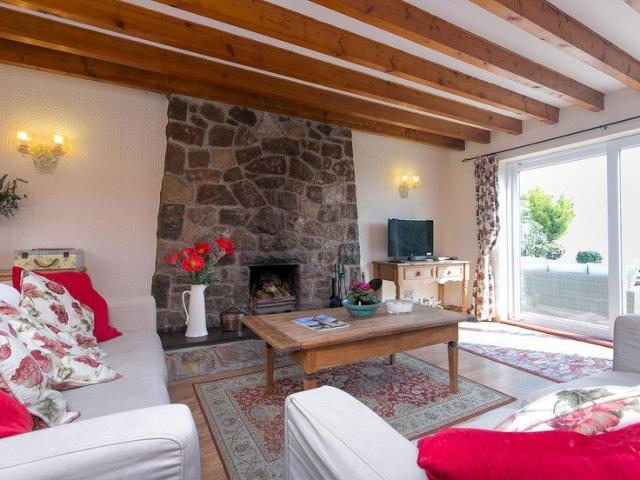 House for rent in Moelfre