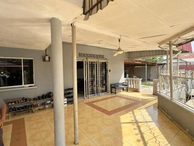 Residential House for sale in Malaka