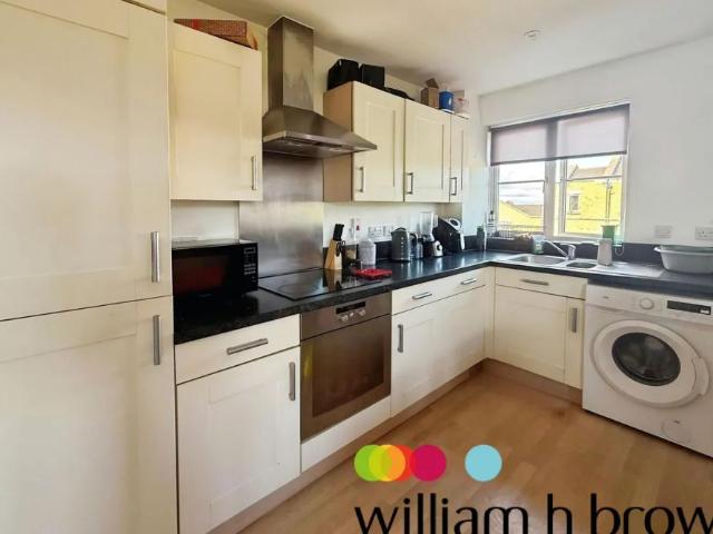 Apartment for rent in Mile End, Fordham Heath