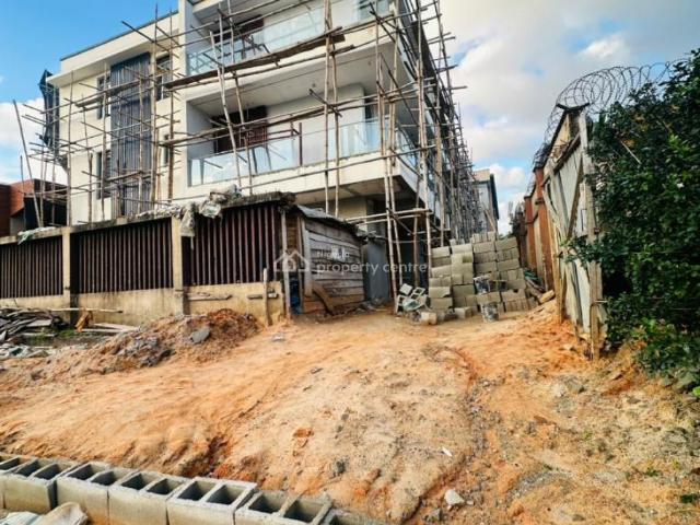 Detached house for sale in Ogudu , Lagos