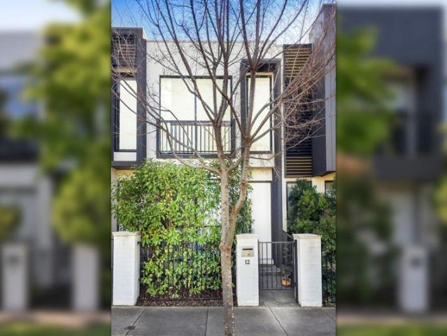 Townhouse for rent in Coburg North, Melbourne