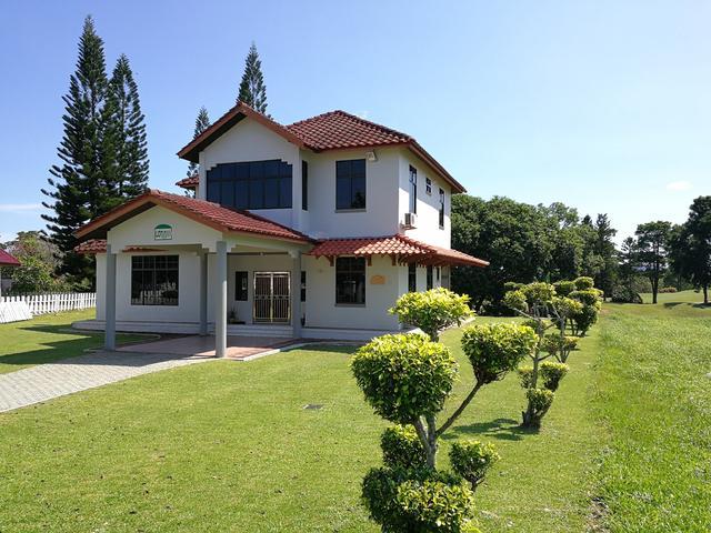Bungalow for sale in Malaka