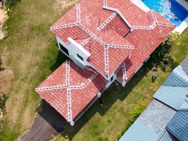 Bungalow for sale in Malaka