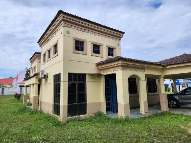 Bungalow for sale in Malaka